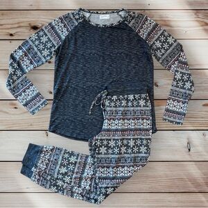 Maurices Cozy Soft Snowflake Pajama Set PJ's